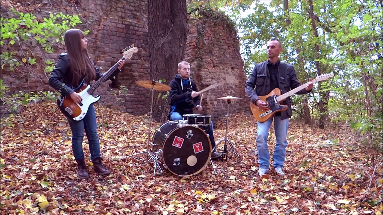 the Cox IRLANDIA official music video