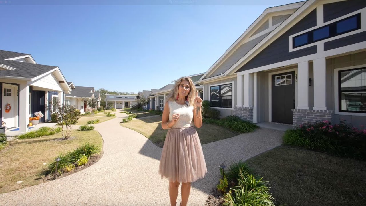 Luxury Meets Simplicity | Stunning Waxahachie TX Cottage Home Tour