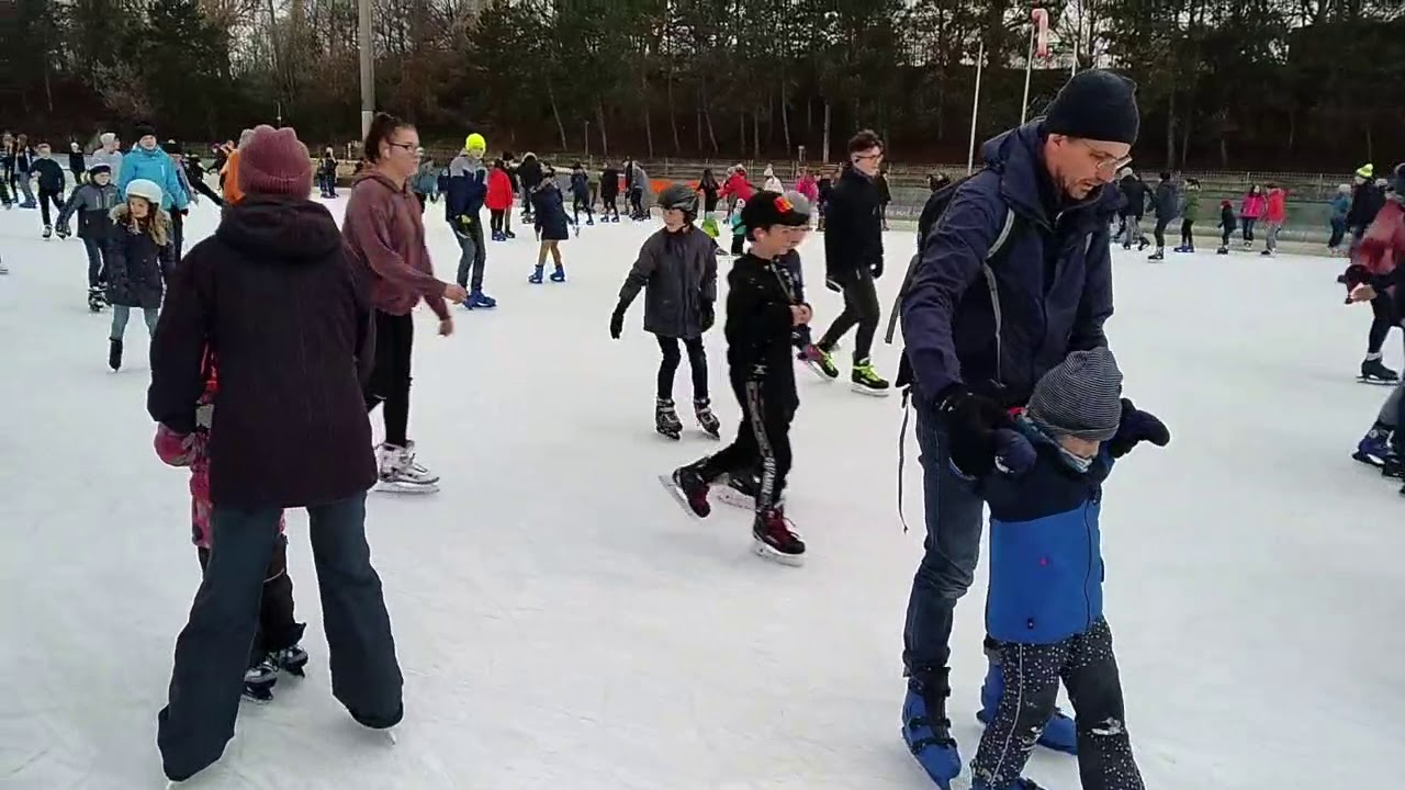 Массовое катание на коньках в Берлине (Berlin, Horst-Dohm-Eisstadion Wilmersdorf ice skating)