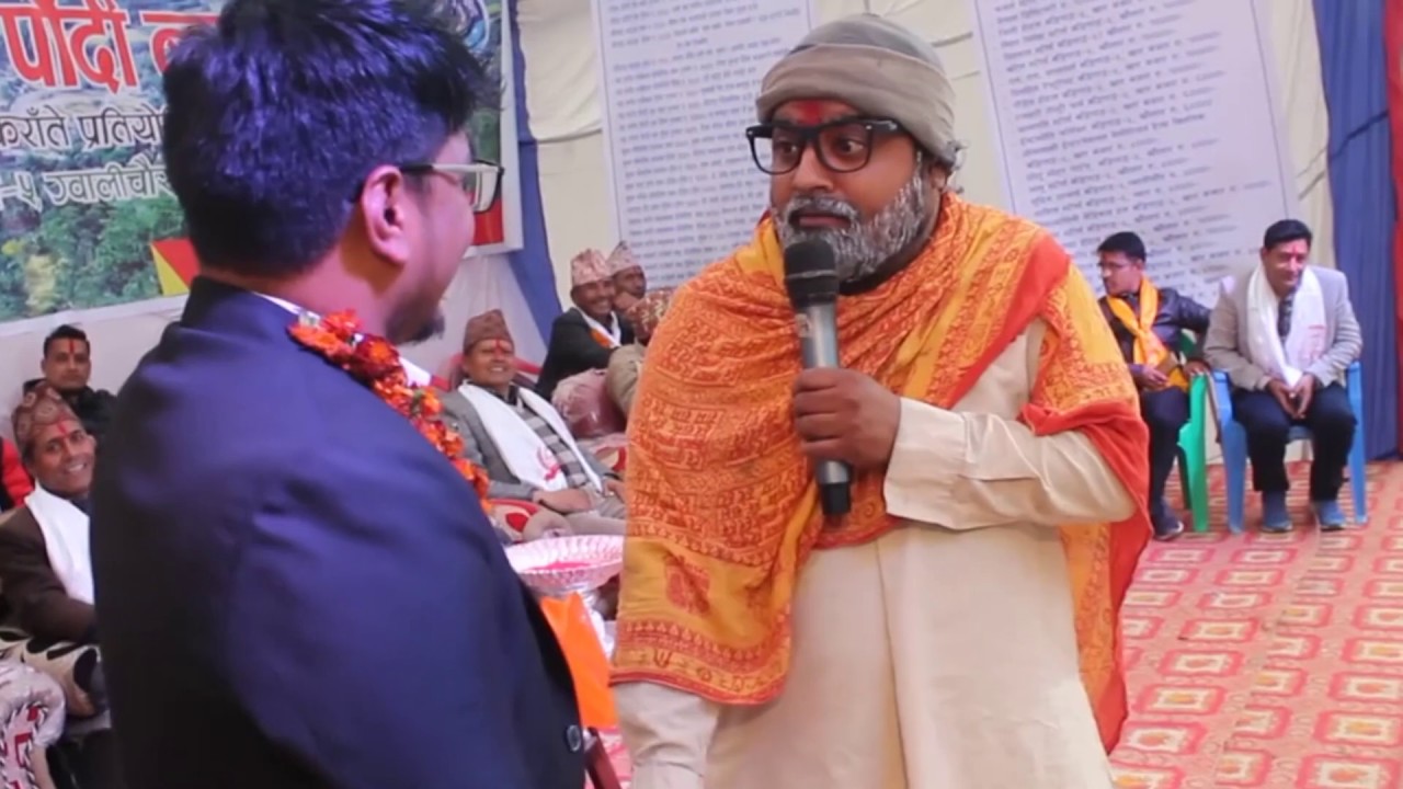 Phurkha ba comady man  top 10 in nepal सालको पात टपरि हुनि गित गाउदै,जाडोमा केटिको नम्मर मागे