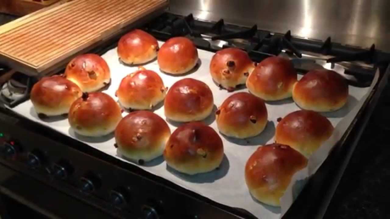Rozijnenbollen (Raisin Rolls)
