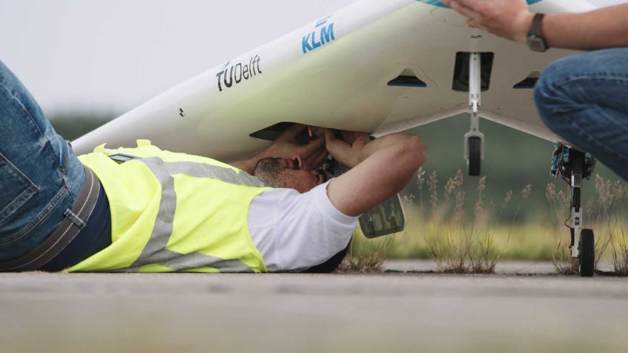 Flying-V - Scale model maiden flight