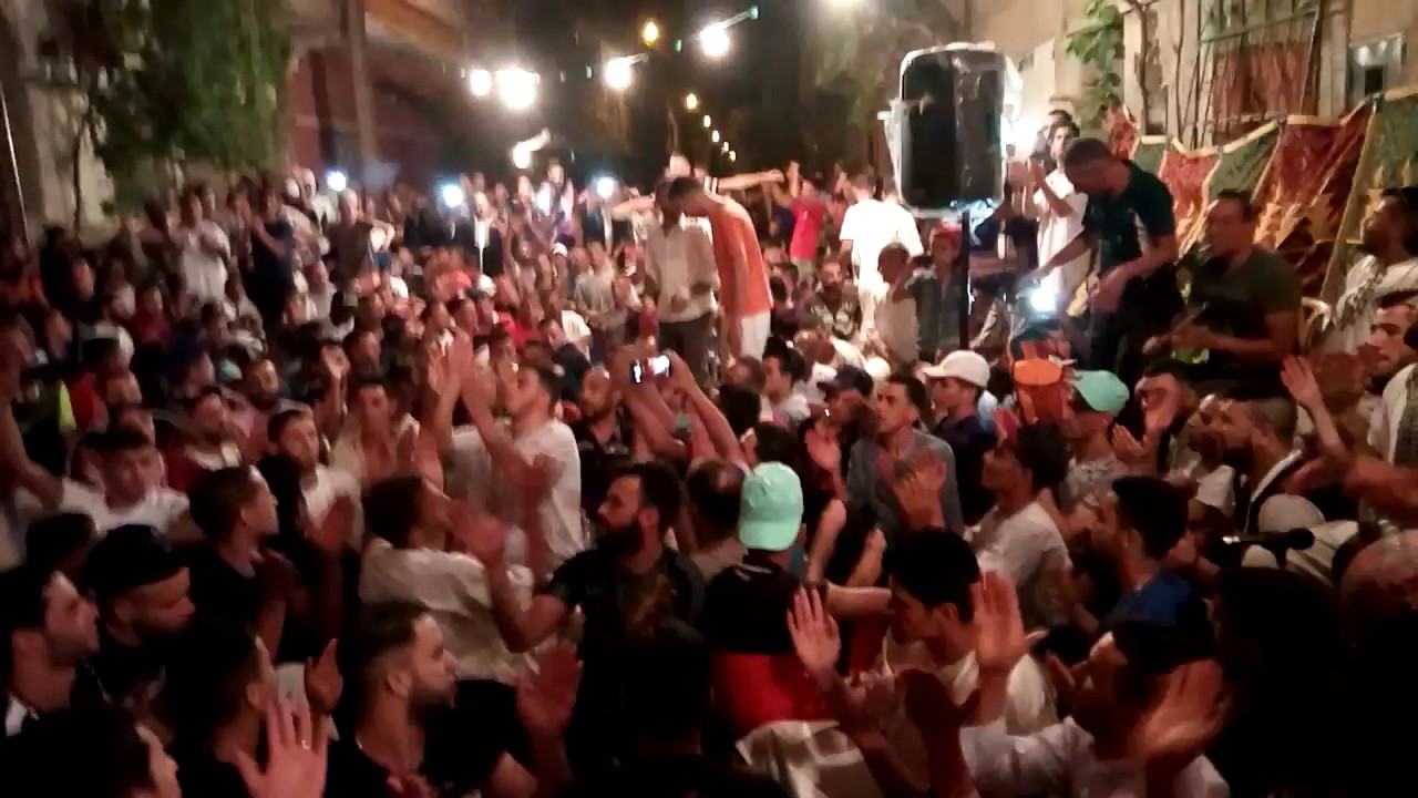 العامه تغنيف مع الاستاذ جمال