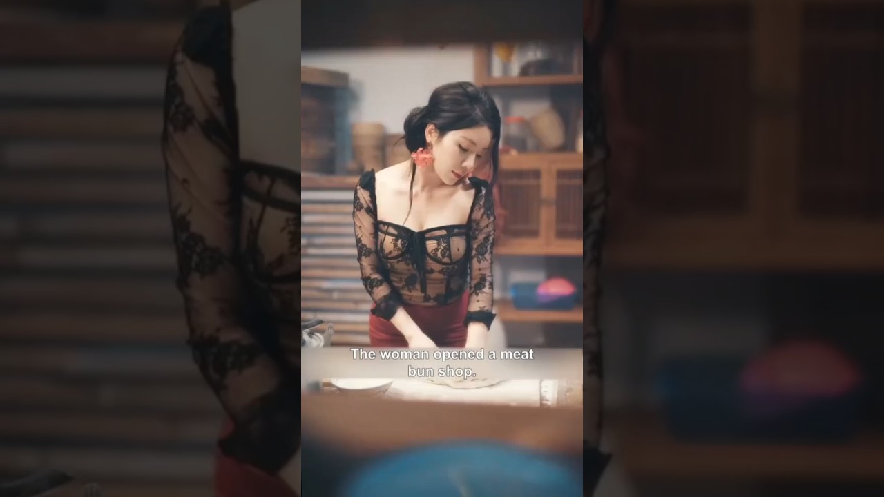 The woman opened a meat bun shop but she never used pork for the meat buns she made.