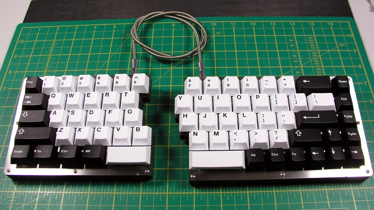 Quefrency 65% Split Staggered Keyboard Custom Build