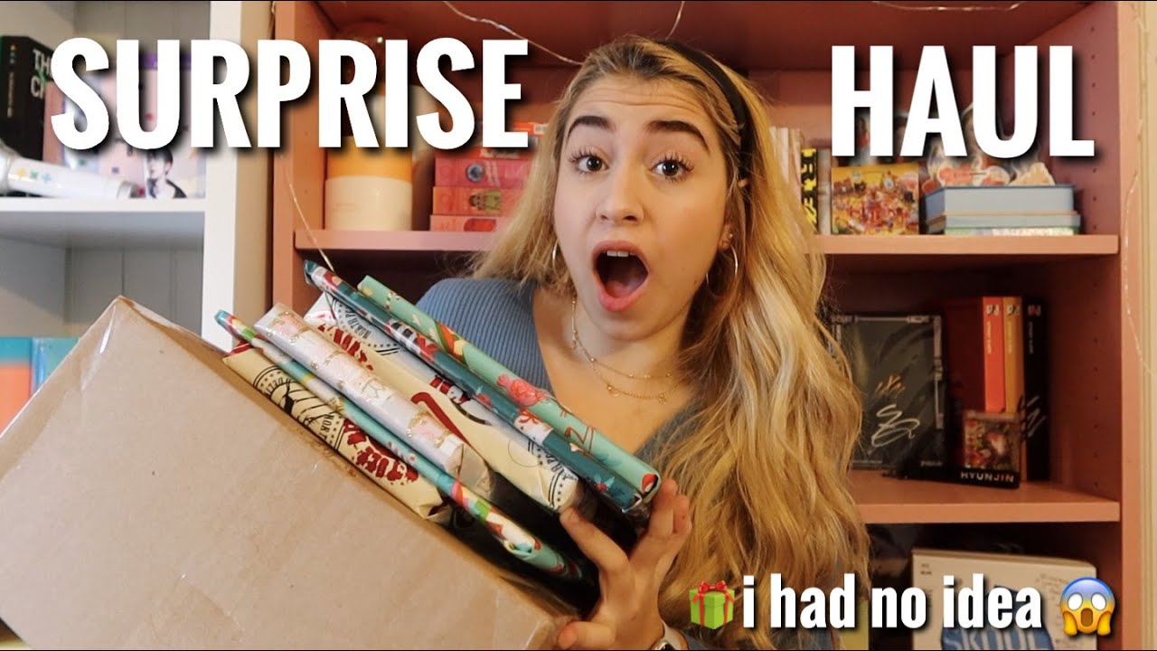 HUGE SURPRISE KPOP HAUL! ALBUMS & LIGHTSTICKS *THIS WAS SO EXCITING*