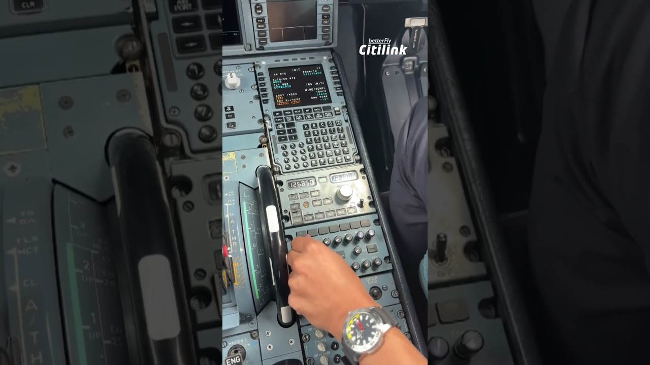 ASMR Cockpit