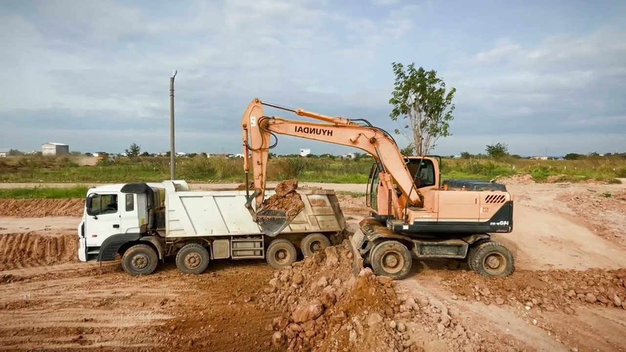 New Brand New Liebherr 945 Excavator Loading Trucks - Sotiriadis/Labrianidis