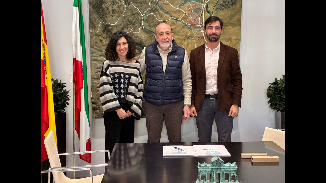 La RFFM y el Ayuntamiento de San Agustín del Guadalix renuevan convenio de colaboración
