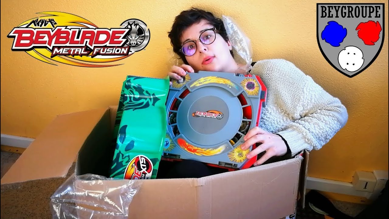 LE PLUS GROS COLIS DE TOUPIES BEYBLADE