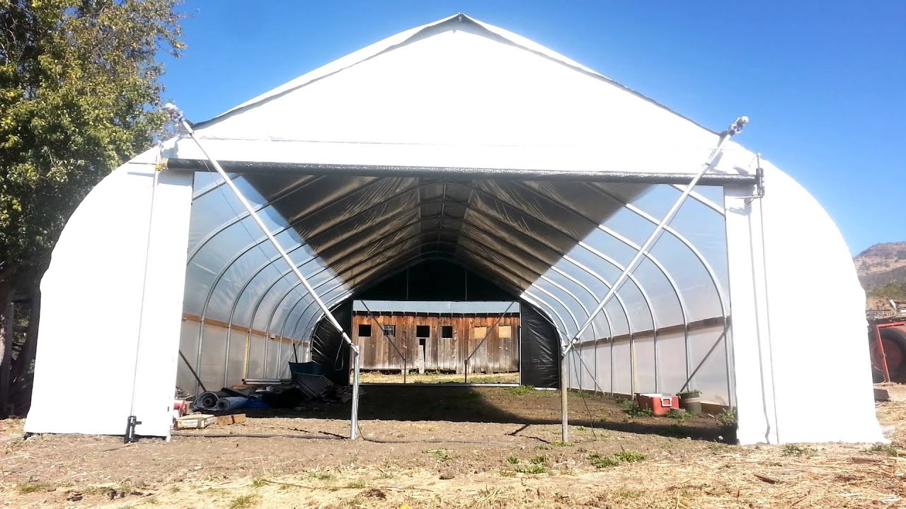 Light deprivation greenhouse