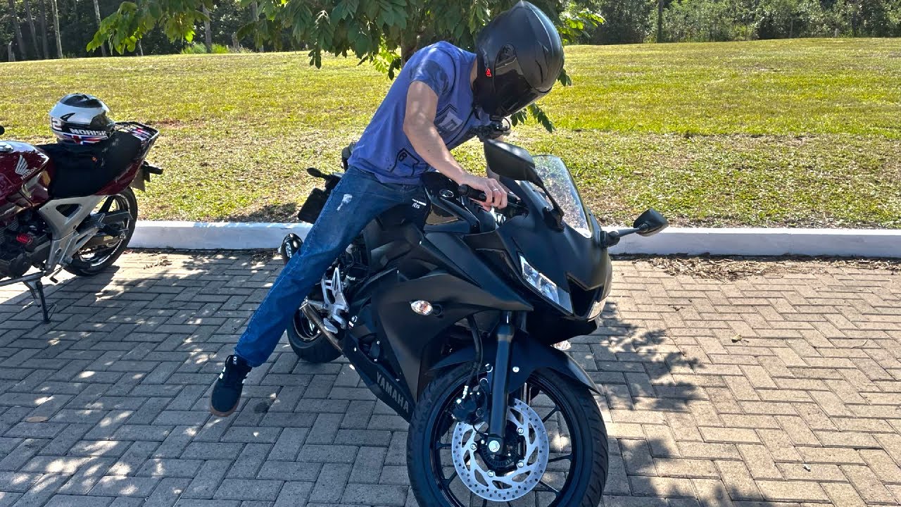 YAMAHA R15 COMO PRIMEIRA MOTO | INICIANTE PILOTANDO