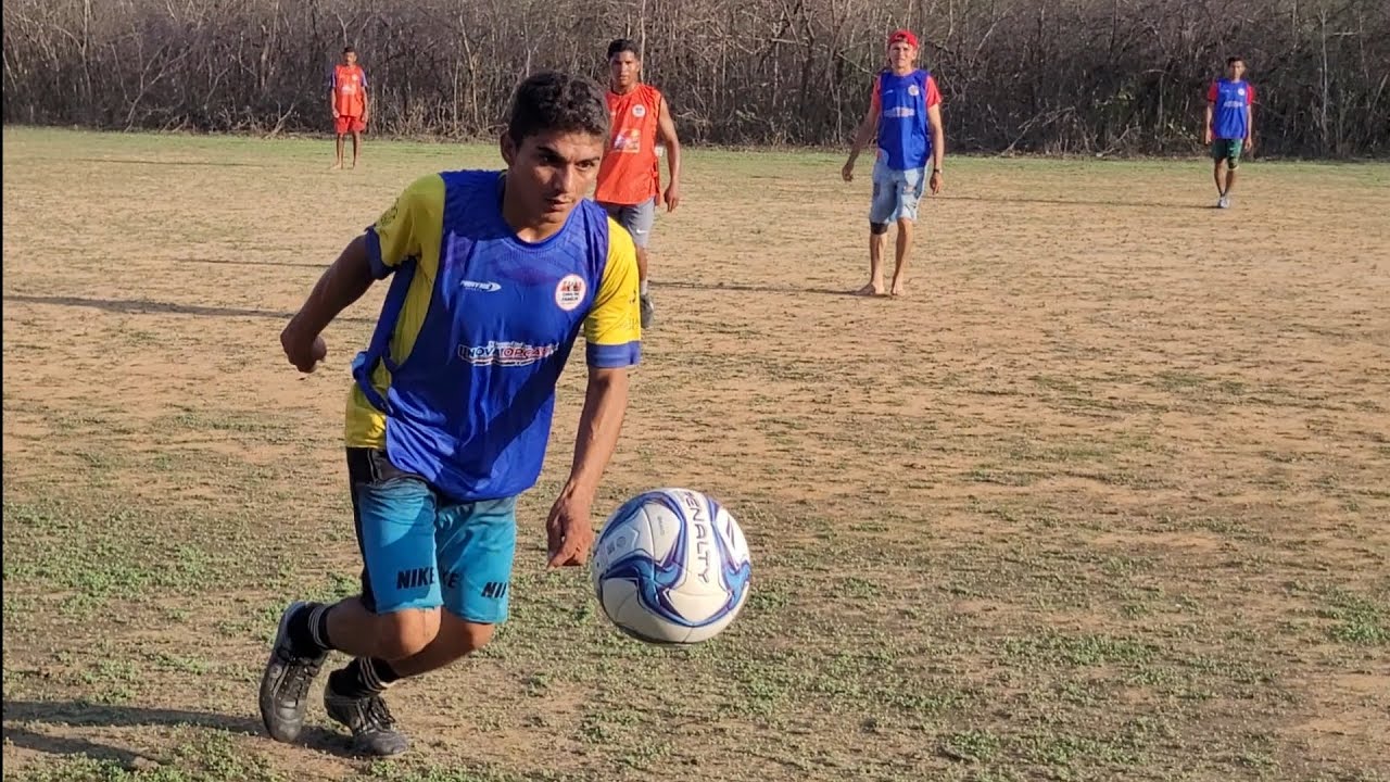UMA DISPUTA EMOCIONANTE! de futebol 