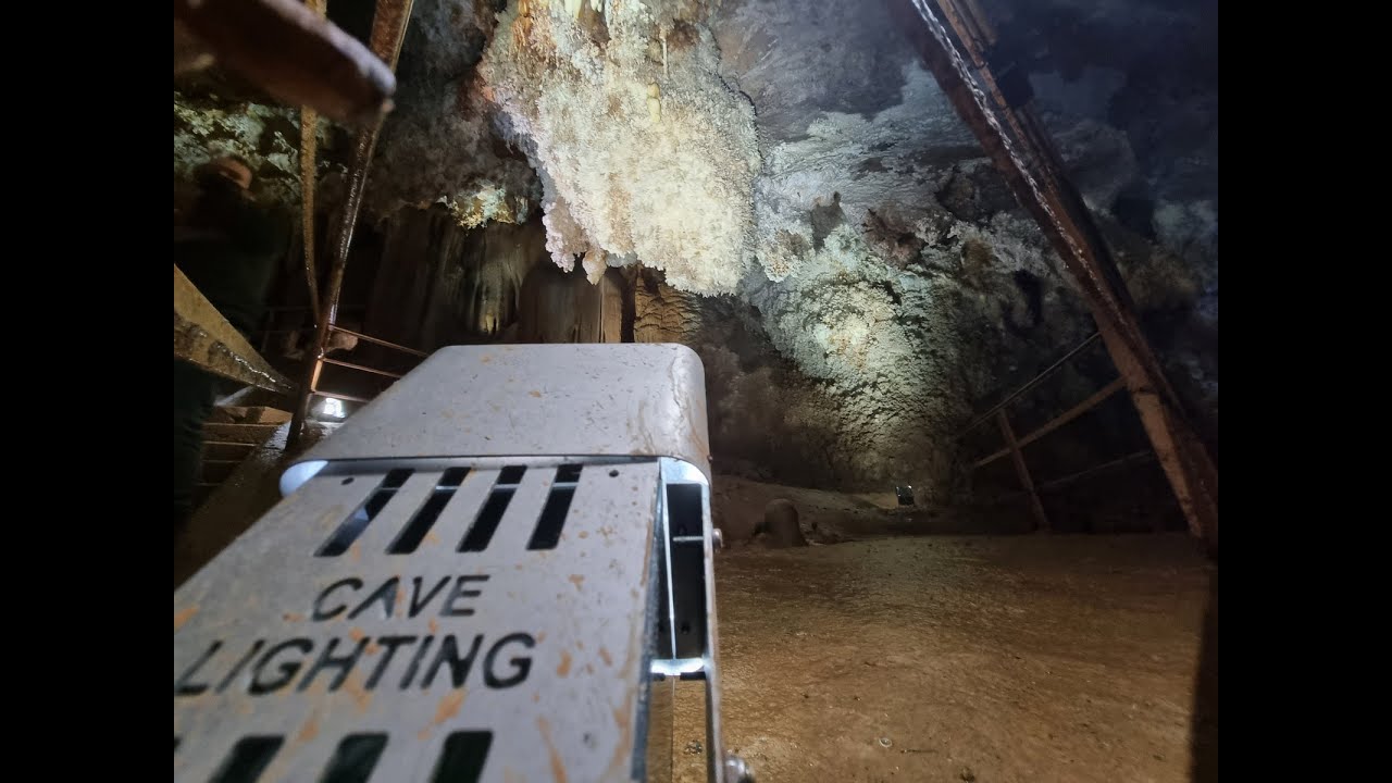 Light and music show in Grottes de Limousis