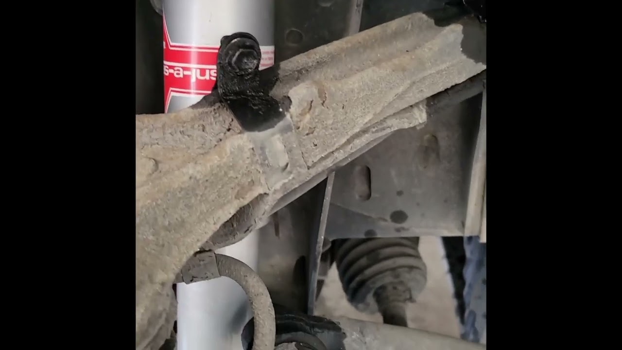 Toyota Hiace KZH100 Shock Replacement