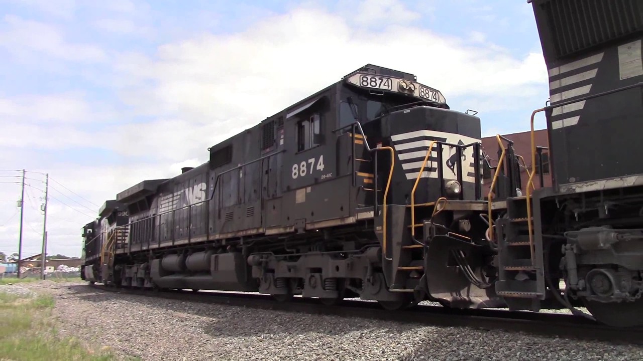 NS Train E49 stalls out on the hill and has to crank up another unit C40-9W/C40-9 Standard Cab SD70M