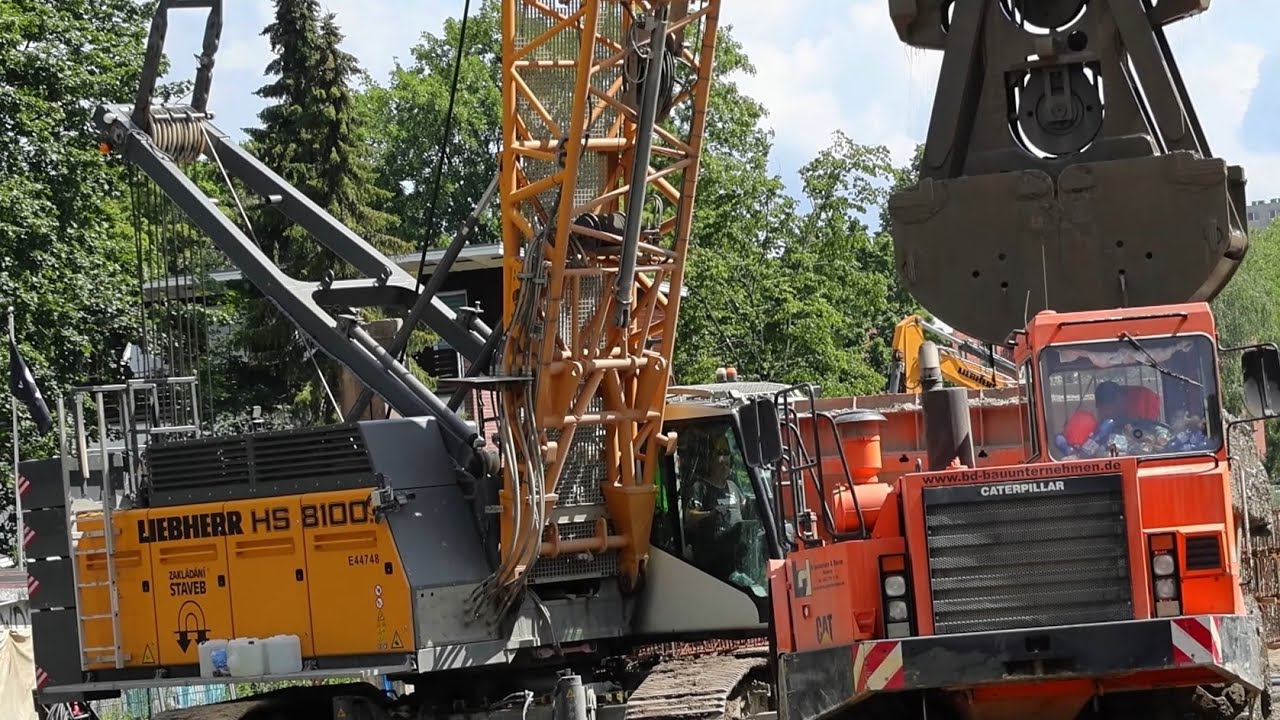 Liebherr HS 8100 mega Seilbagger Caterpillar D25D Muldenkipper beladen auf U-Bahn Baustelle 🚇 🚧