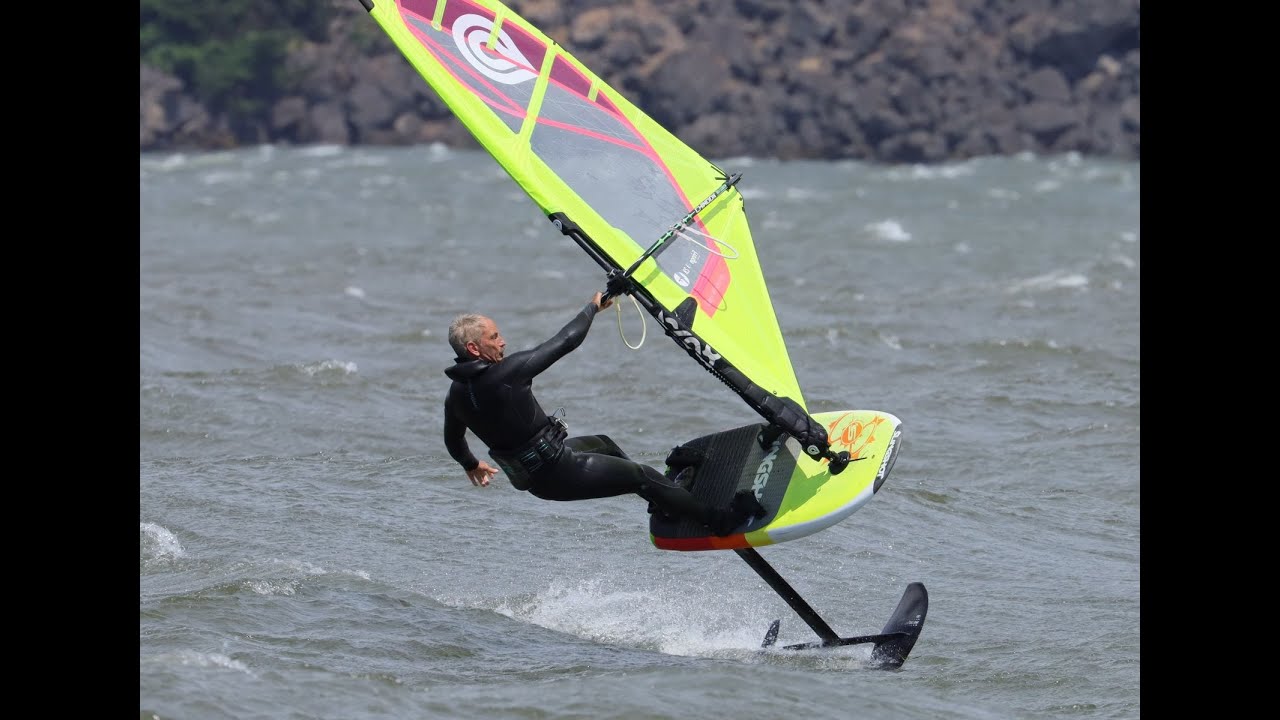 Windfoiling 15 Crashes in 57 seconds 2020