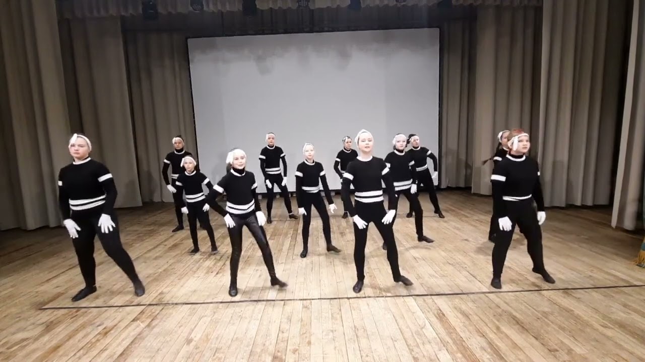 Танцевальный коллектив 