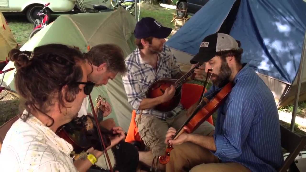 Shady Grove - Rhys Jones & Steve Selin fiddles - Clifftop 2013 Little Ithaca tent