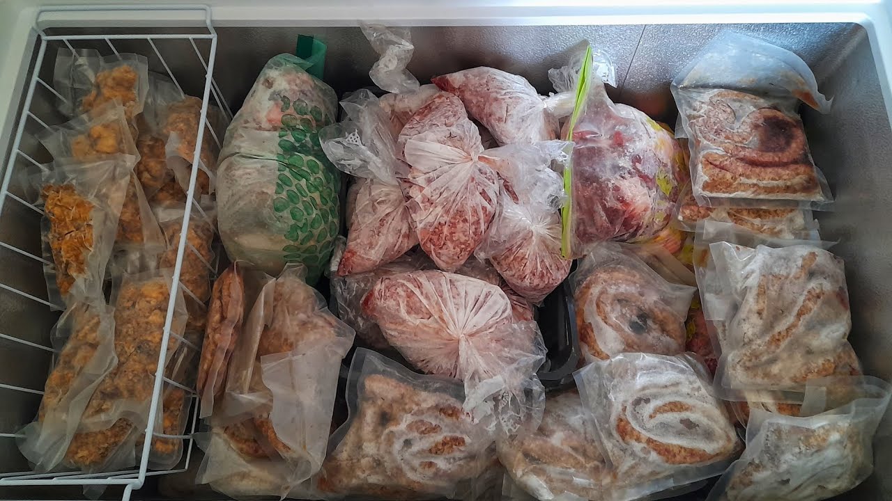 Viața la țară | Am tăiat un porc | Ce am în lada frigorifică?