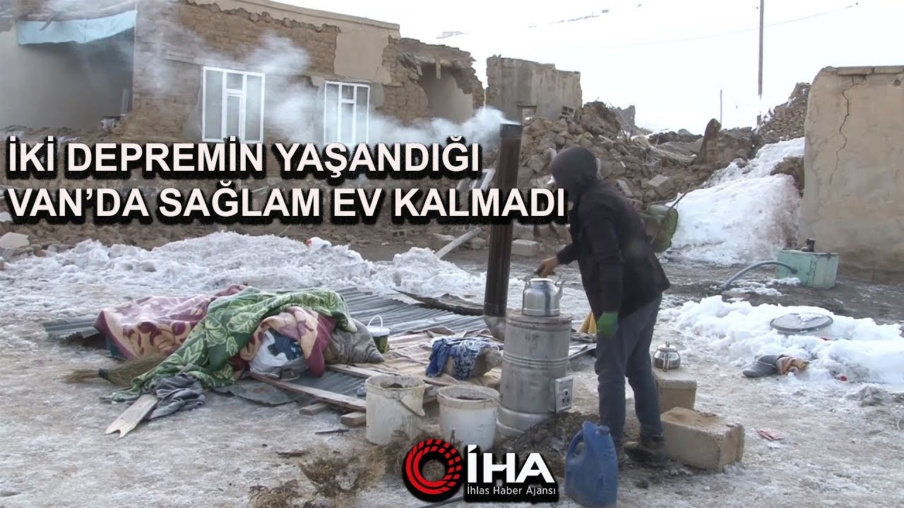 İki Depremin Yaşandığı Köyde Sağlam Ev Kalmadı