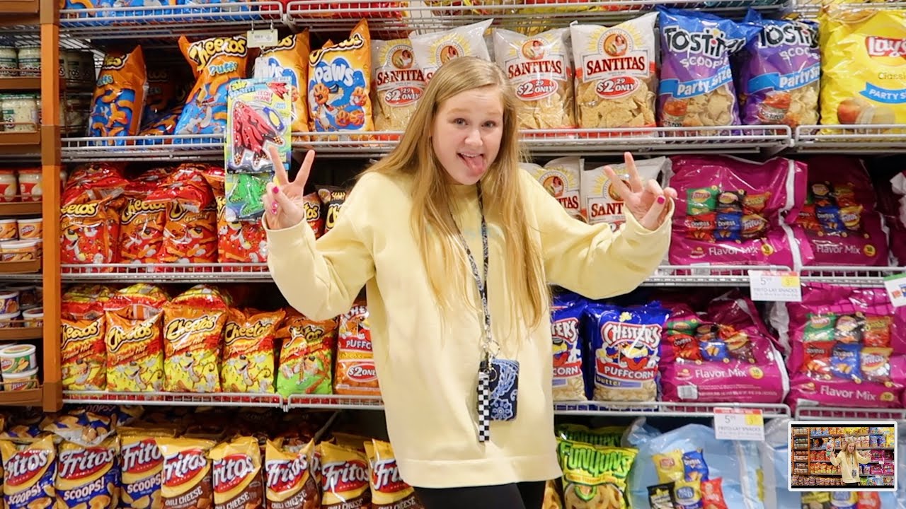 going grocery shopping by MYSELF.... - vlogmas day 4