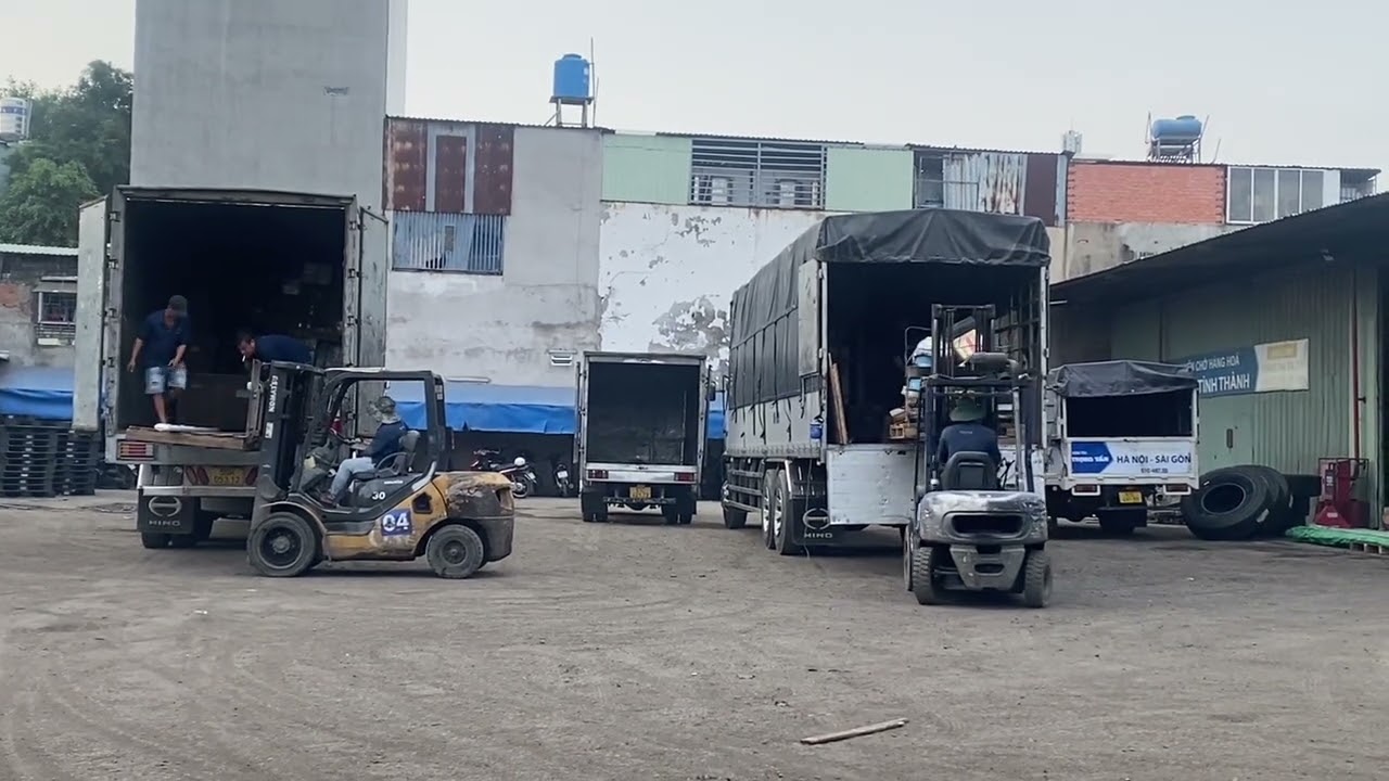 Một ngày nhận gửi hàng đi tỉnh ở kho TP.HCM