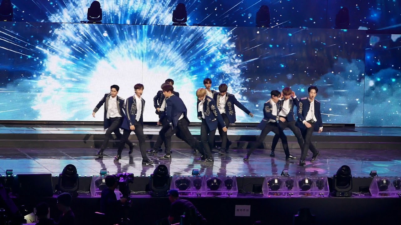 2018 가온차트 K-POP 어워드 : Wanna One (워너원) - Intro + Beautiful