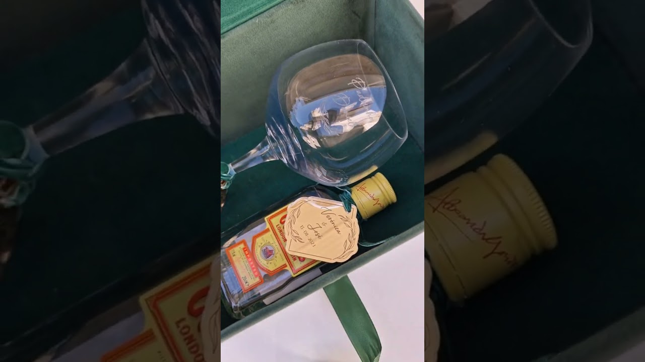 Lembran&ccedil;a Padrinho de Casamento Gin com Copo Personalizado @Miminhos.Rita.Catita