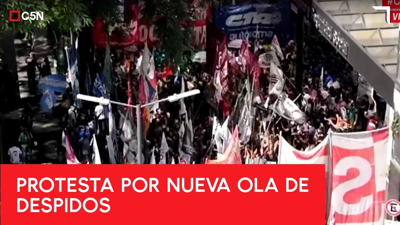 FATE: PROTESTAS de EMPLEADOS y RECLAMO de sus PUESTOS