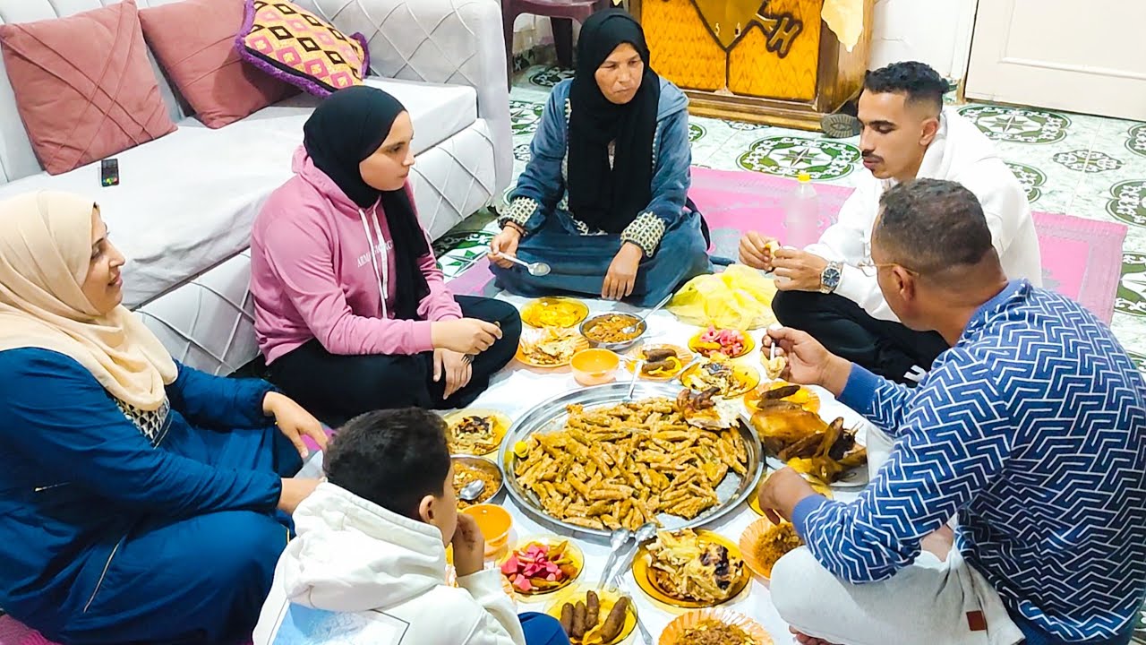 العزومة المنتظره🎉وهفضل طول عمرى سند في شدتها مهما يقولوا 😜 ويطعنوا في ضهرنا والغيرة تعمل اكتر من كده