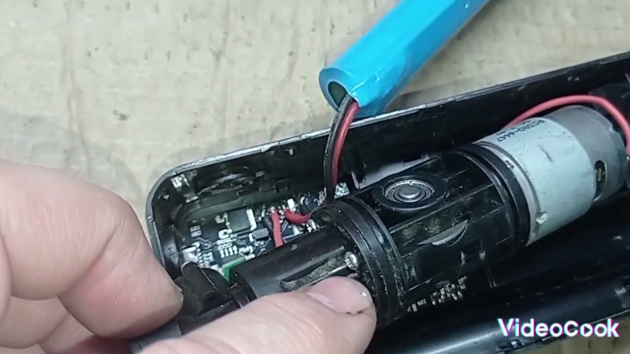 Вскрываем аккумуляторный компрессор