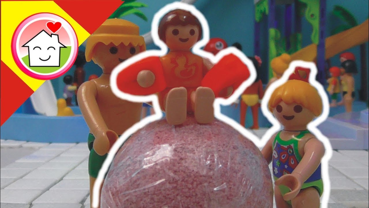 Playmobil en español Un día con la mega - bola en el parque acuático  La Familia Hauser