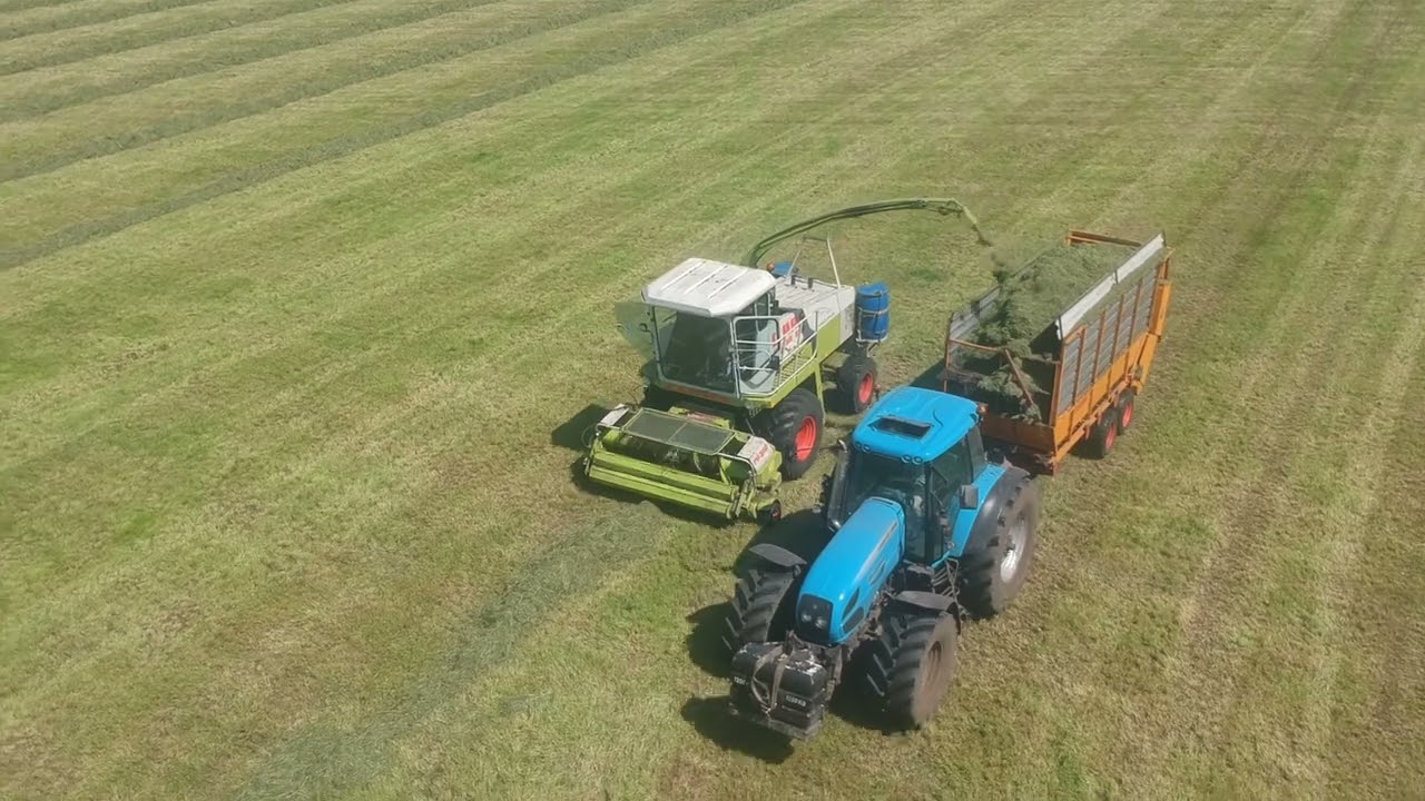 Gras Hakselen met Claas Jaguar 690