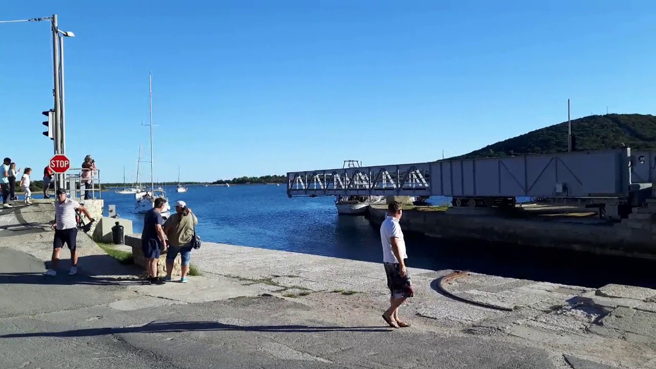 Die Brücke von Osor.