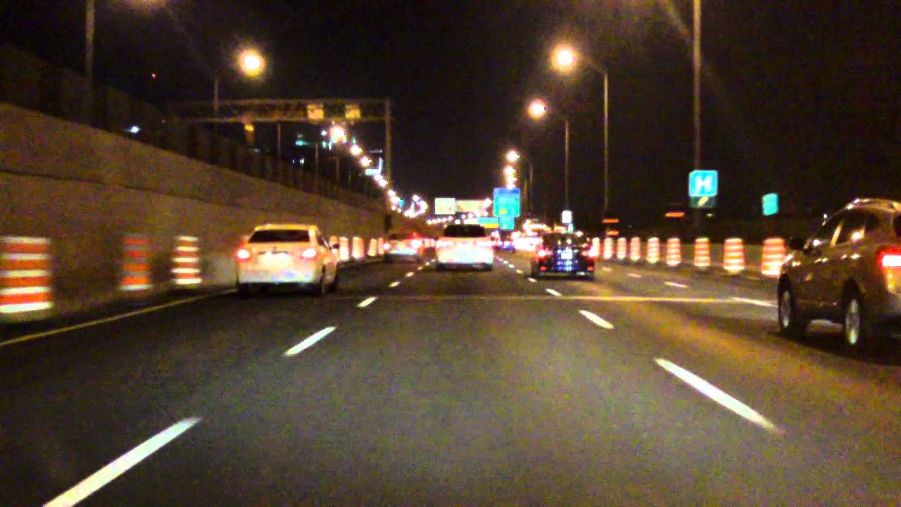 Ville Marie Expressway (Autoroute 720) eastbound (Night)