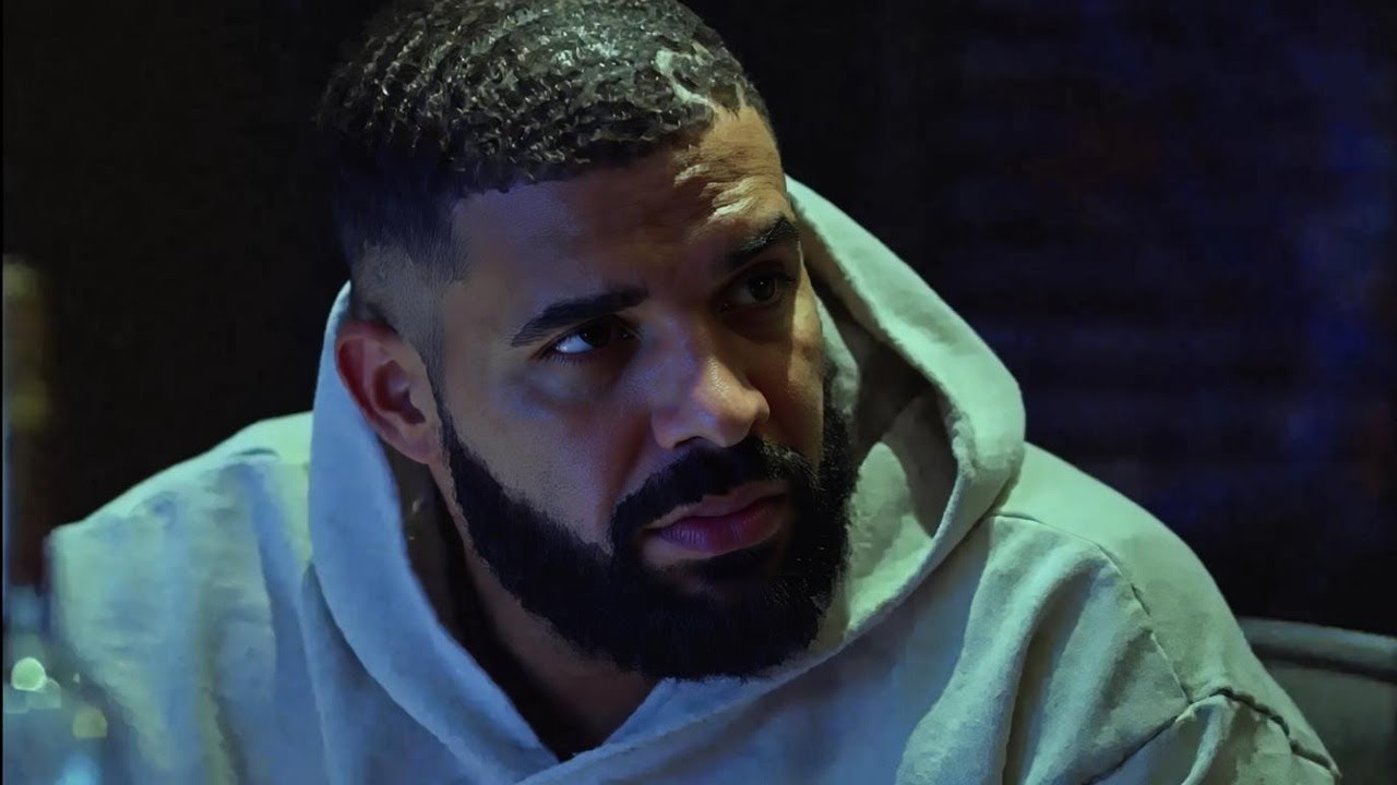 Boi-1da making beats in the studio with Drake