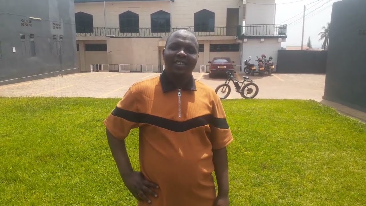 Iyamamaza buhinzi kumusigiti w'i Rwamagana kubuhinzi bwa pomme.Eng.Ally,0788549685
