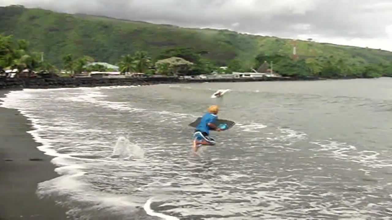 Taora iri Riders (West Coast Tahiti Bodyboard Sand-sliding)
