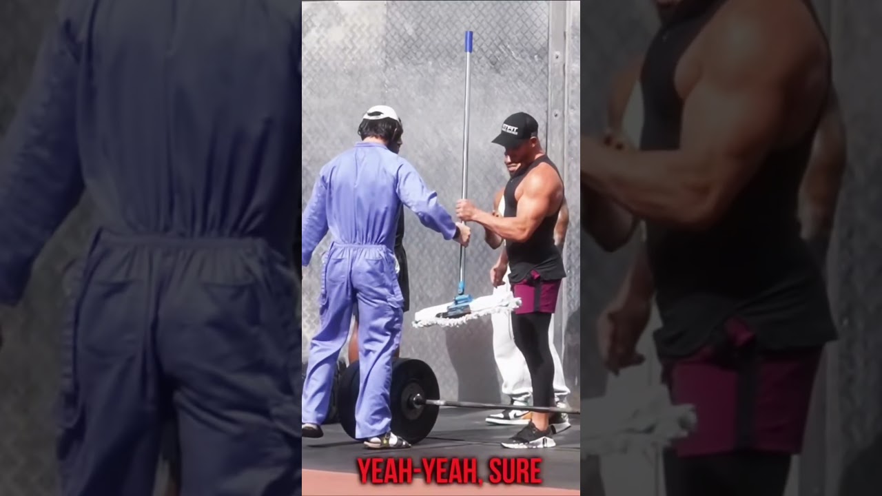 Anatoly Shocking 😜😱 prank with bodybuilders #anatoly #anatolyprank #bodybuilding