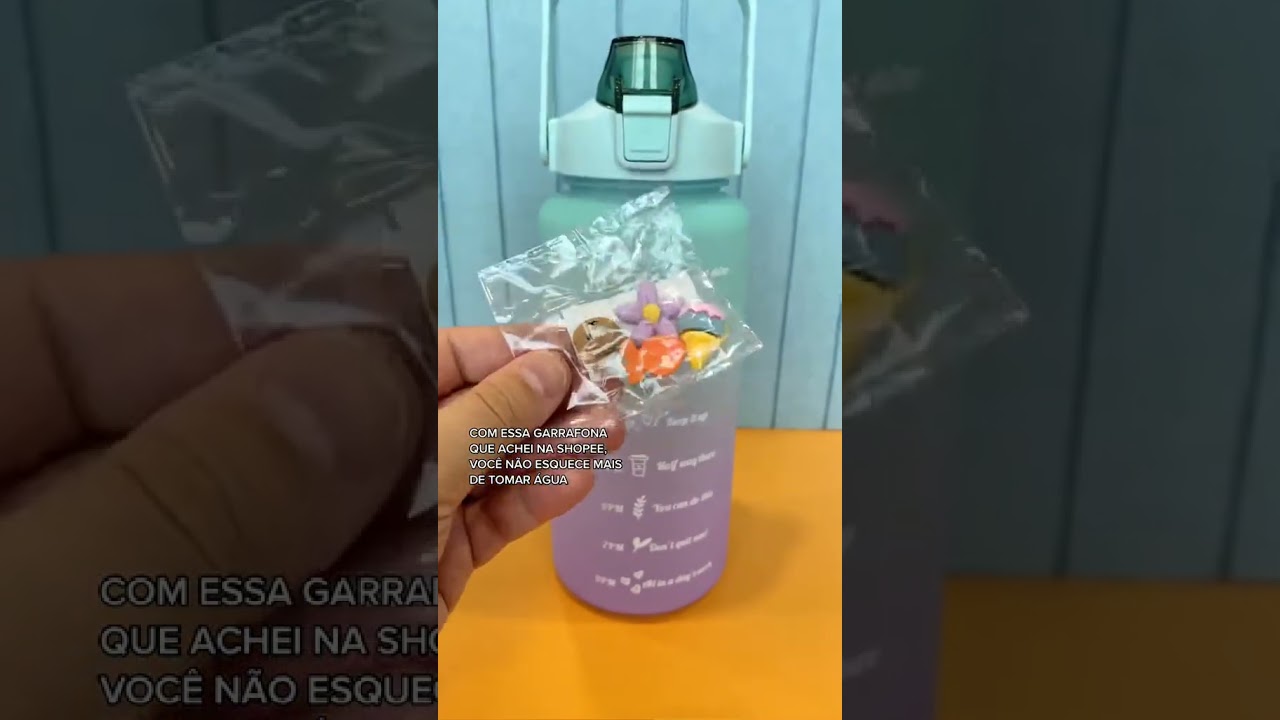 KIT 3 GARRAFA SQUEEZE COM CANUDO ADESIVOS 2D E 3D COM AL&Ccedil;A 2000ML+900ML+300ML HIDRATADA 💦
