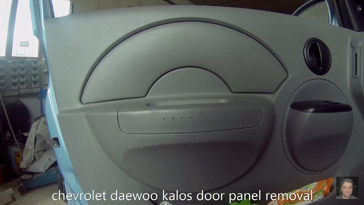 Daewoo-Chevrolet Kalos door panel removal