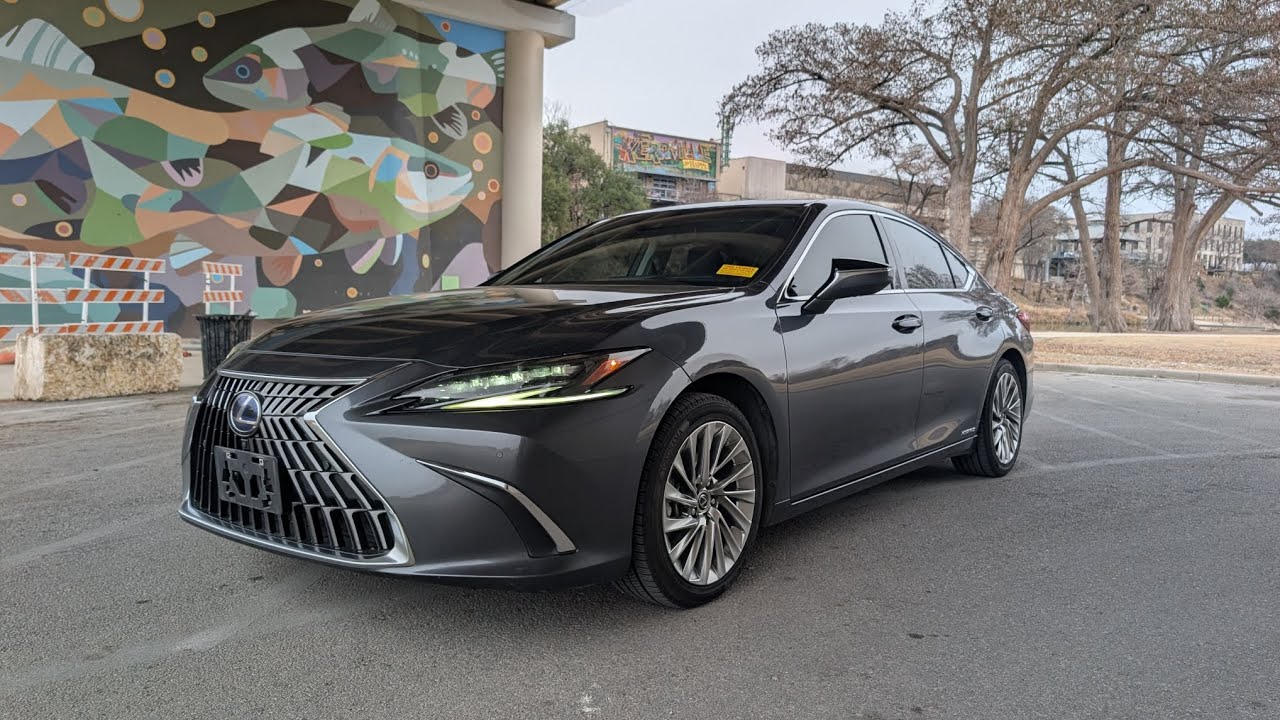 2022 Lexus ES 300h Ultra Luxury with Philip at Ken Stoepel Ford, Kerrville TX 