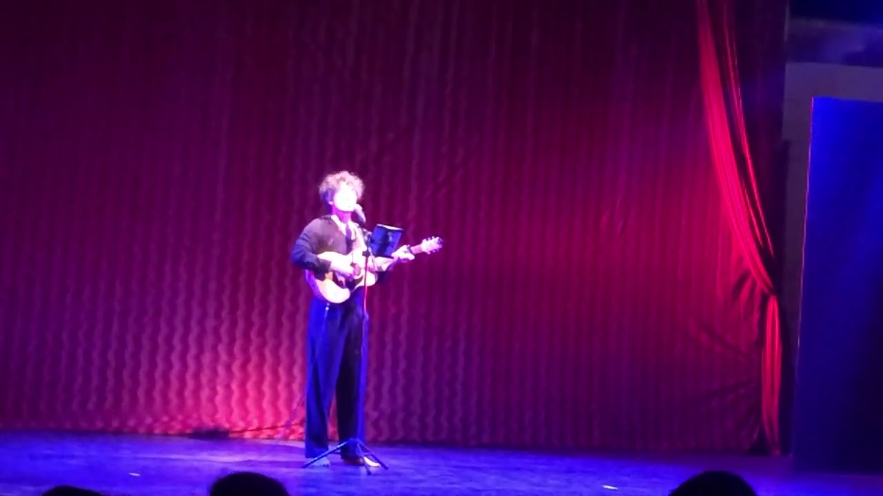Lumi canta Hallelujah