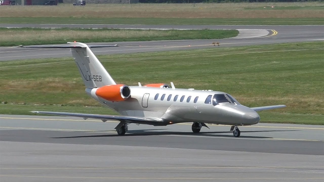 Jetfly Aviation Cessna 525B CitationJet 3 takeoff at Graz Airport | LX-SEB
