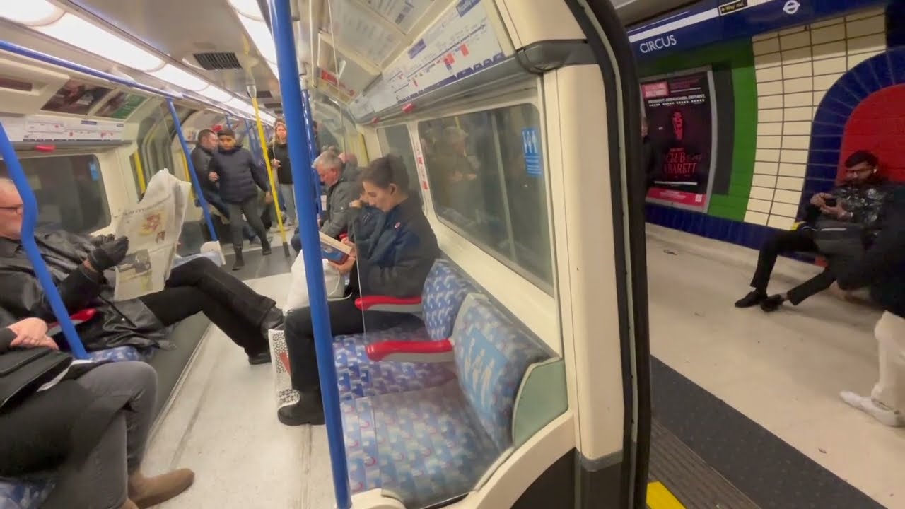 London Underground Piccadilly Line Journey: Leicester Square - Green Park