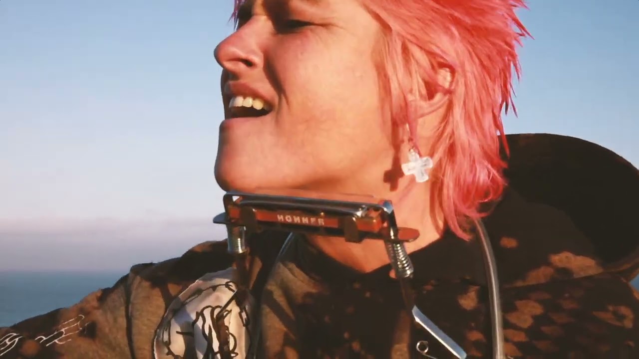 ELLA HUE - LITTLE KNOWER (Official Video)