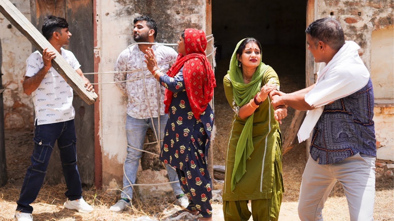 चाचा ने भतीजे की बहुँ पर डाली गंदी नजर दिल छू लेने वाली कहानी एक बार ज़रूर देखें Emotional Story