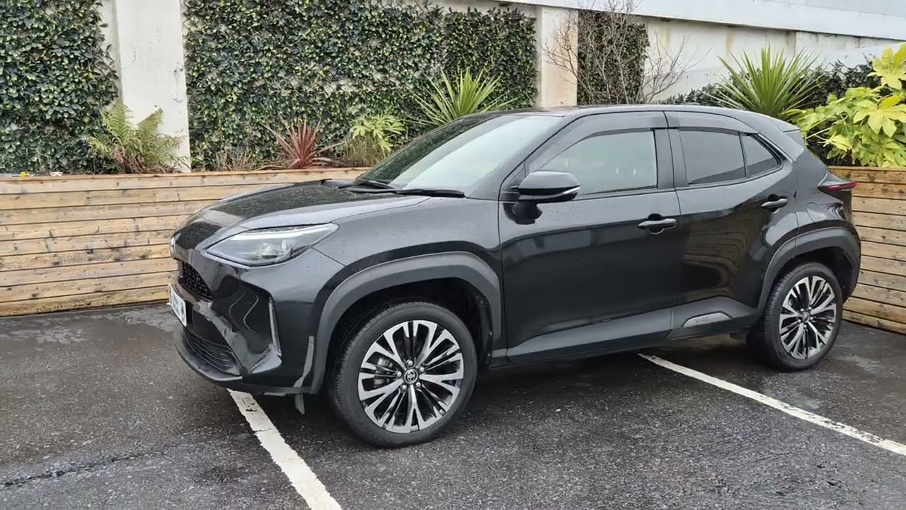 2023 Toyota Yaris Cross 1.5 HYBRID / SOL / TOP SPEC / TAX €150 ( 232 REG ) REF: JPN1331